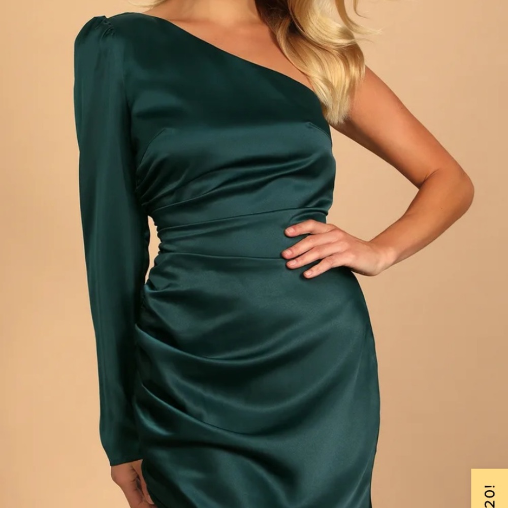 Lulus emerald green dress